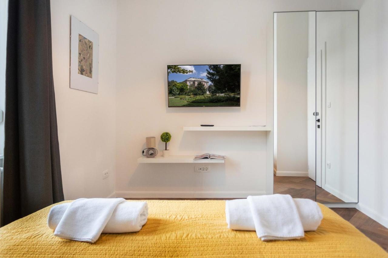 Modern And Design Apartment Near The Main Square Zagabria Esterno foto
