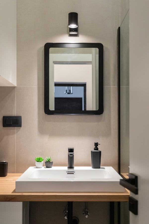 Modern And Design Apartment Near The Main Square Zagabria Esterno foto