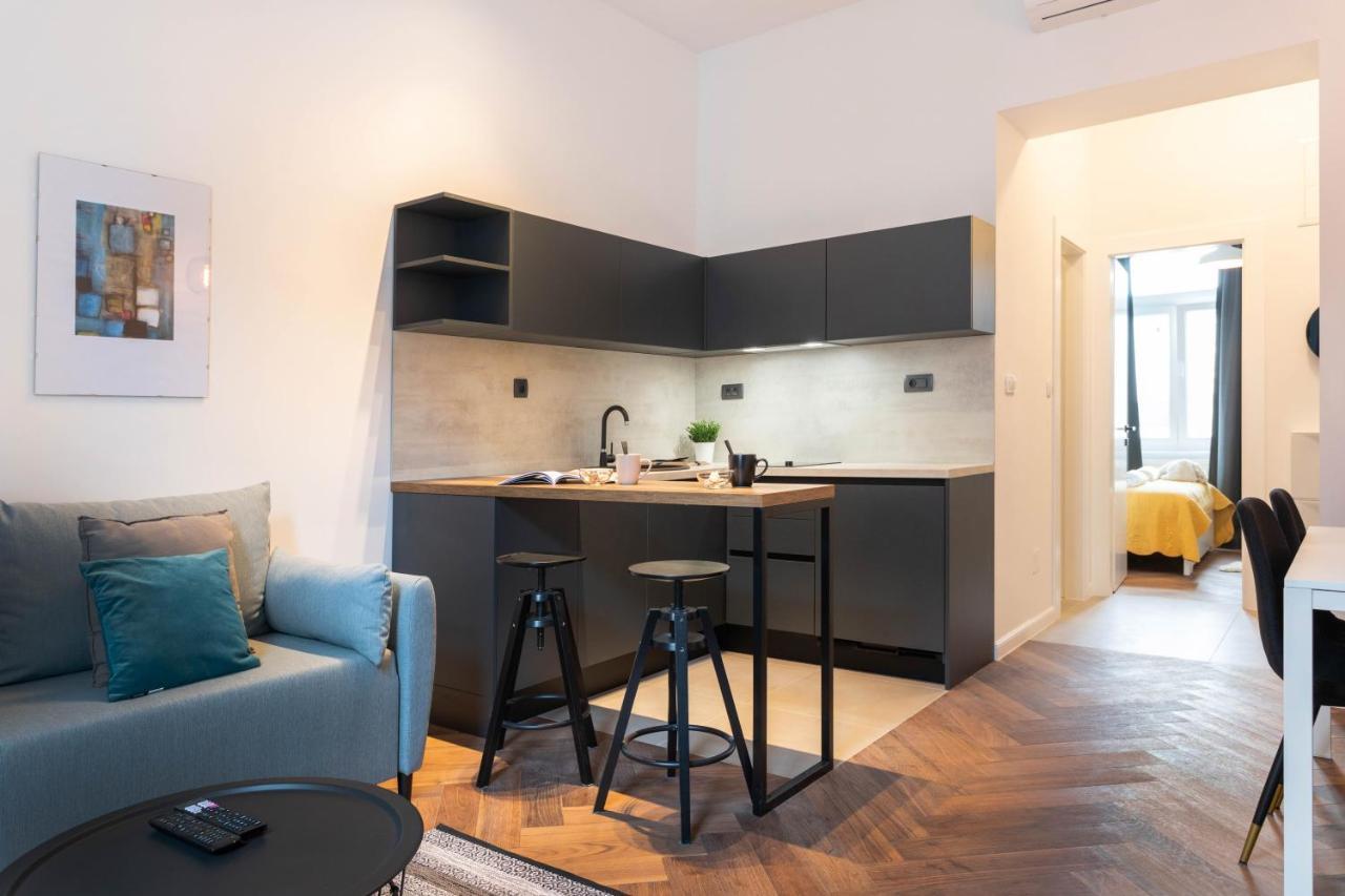 Modern And Design Apartment Near The Main Square Zagabria Esterno foto