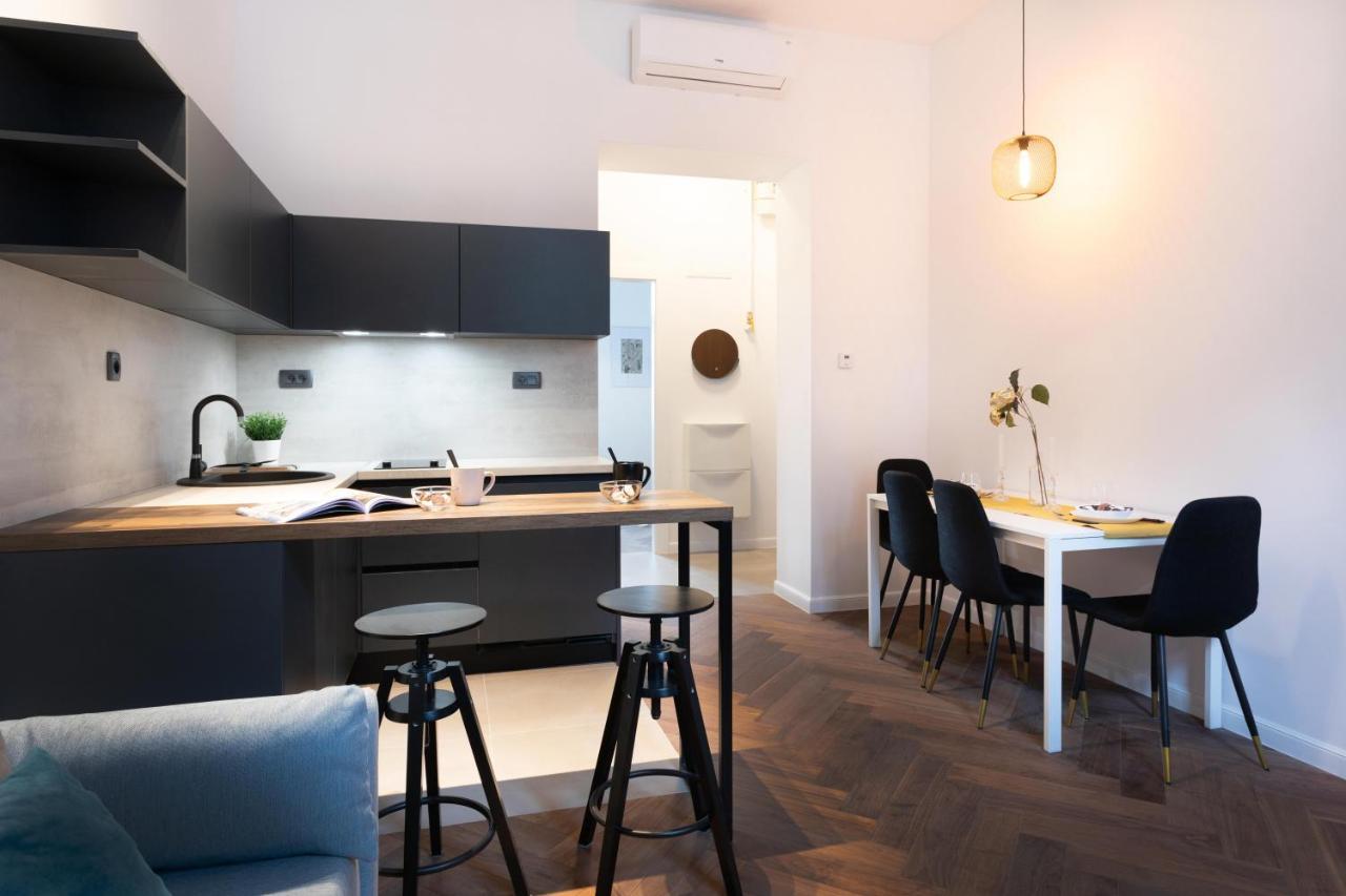 Modern And Design Apartment Near The Main Square Zagabria Esterno foto